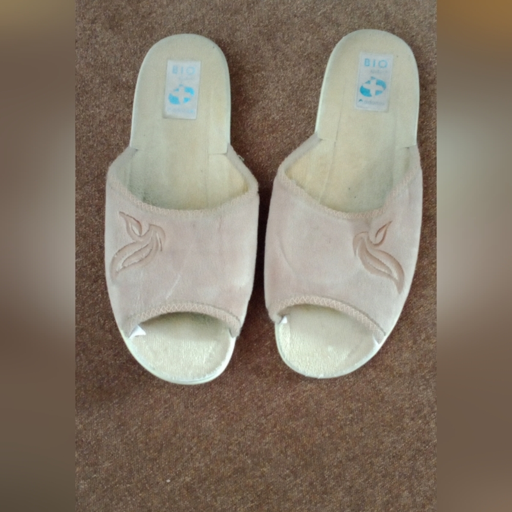 Women's Cream Open-Toe Slippers